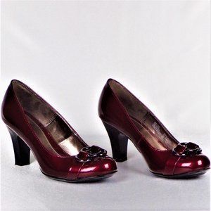 SOLESENSABILITY size 7M burgundy faux-patent-leather high-heel pumps